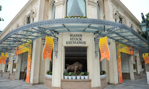 Sôi động đấu giá cổ phần tháng 11