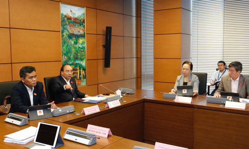 Thủ tướng: Xem xét vấn đề thuỷ điện nhỏ để hạn chế việc phá rừng