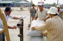 Hỗ trợ 100% lãi suất mua tạm trữ lúa, gạo