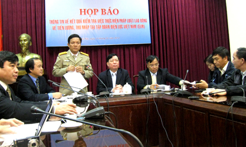 Nhiều bất cập về tiền lương tại EVN