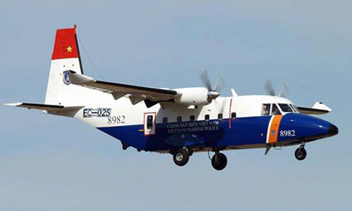 Mất liên lạc với máy bay đi tìm phi công mất tích