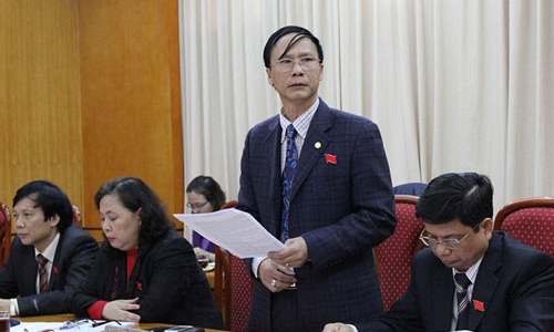 “Sao lại quyết liệt thu hồi đất của dân rồi để đấy?”