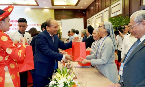 Thủ tướng: Lợi ích của từng tôn giáo gắn liền với lợi ích của quốc gia, dân tộc