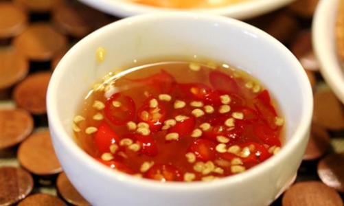 Vinastas xin lỗi người tiêu dùng vụ “nước mắm thạch tín”