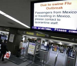 Giá vàng mất 15.000 đồng/chỉ, giá dầu xuống dưới 50 USD/thùng