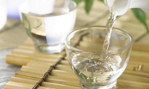 Yêu cầu quản chặt sản xuất, kinh doanh rượu sau các vụ ngộ độc