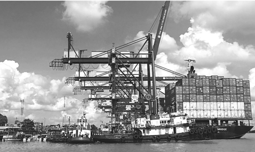 Cần làm gì để mở rộng mạng lưới logistics miền Trung?