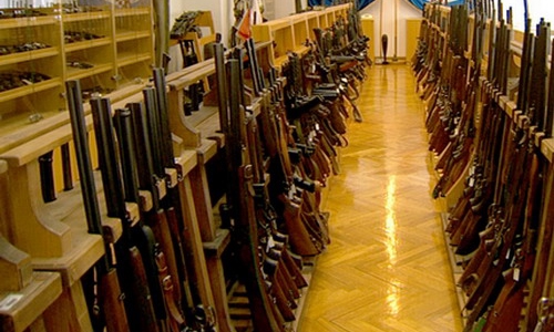 Súng AK đến tay kẻ khủng bố Paris từ đâu?