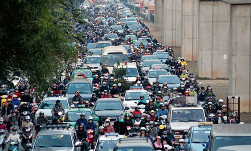 Hà Nội lại muốn hạn chế xe trên đường