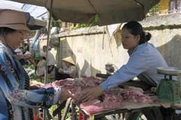 Nhiều mặt hàng tiếp tục chịu áp lực tăng giá