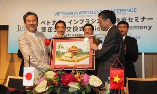 Đầu tư khai thác dầu khí: Bỏ “trứng” vào nhiều giỏ