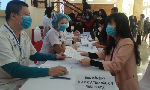 Người tham gia thử nghiệm vaccine Covid-19 được mua bảo hiểm rủi ro