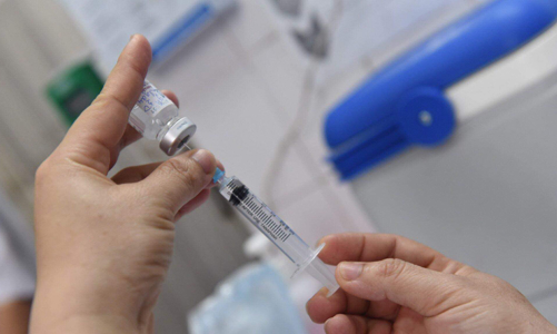 522 người được tiêm vaccine Covid-19 sau 2 ngày, 5 người bị phản ứng phụ sau tiêm