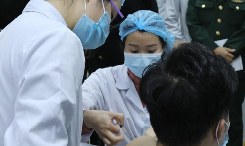 13 địa phương có dịch sẽ tiêm vaccine Covid-19 trước