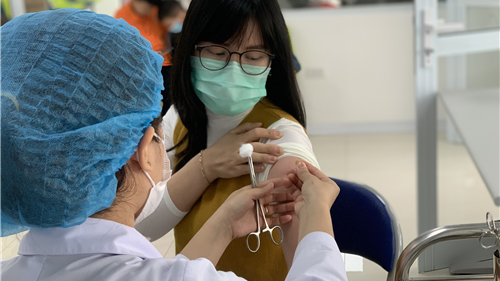 Gần 34.000 người đã tiêm vaccine Covid-19, không ca nhiễm mới 