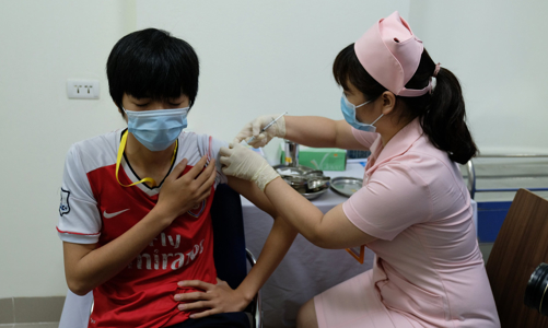 Thêm 15 người tiêm thử nghiệm vaccine Covid-19 thứ hai của Việt Nam  