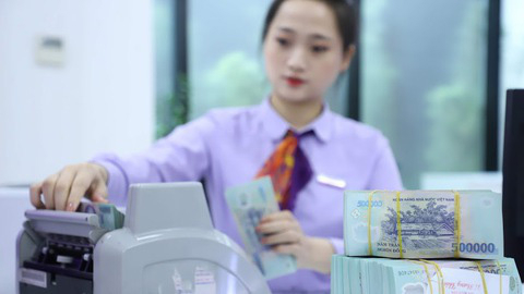 Tỷ giá đồng loạt giảm, lãi suất liên ngân hàng đi ngang