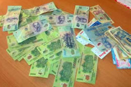 Lượng tiền giả polymer đã giảm mạnh