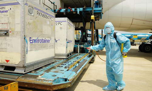 Hơn 117.000 liều vaccine Covid-19 AstraZeneca đầu tiên đã về đến Việt Nam