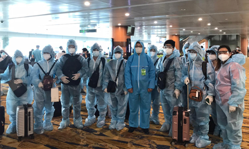 Việt Nam đưa hơn 390 công dân từ Myanmar về nước