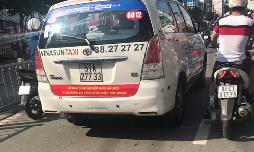 Vụ taxi truyền thống “công kích” Uber, Grab: Bộ Công Thương lên tiếng