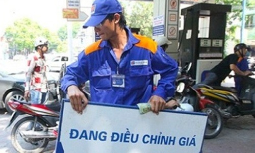 Xả mạnh quỹ bình ổn để hãm đà tăng giá xăng dầu