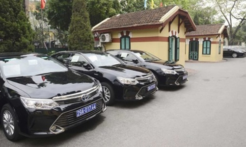 Khoán xe công: “Không thể cho lái xe nghỉ việc hàng loạt”