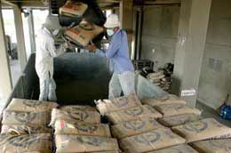 Ngành xi măng và bài toán cung vượt quá cầu