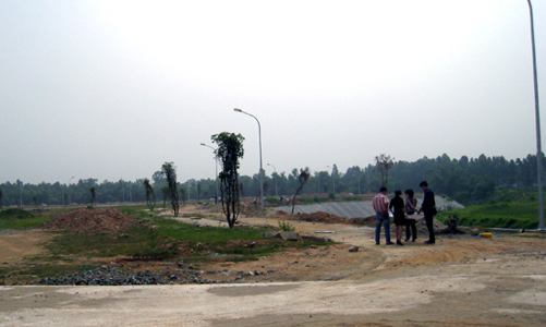 Giới đầu tư địa ốc Hà Nội “đánh bắt xa bờ”