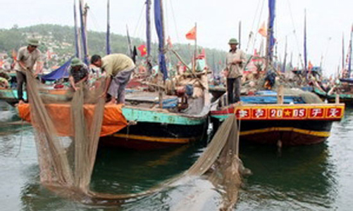 Yêu cầu Trung Quốc phối hợp tìm tàu và 9 ngư dân