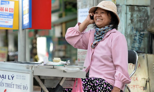 Giá xăng, cước di động và con sóng ngược ngày 7/7