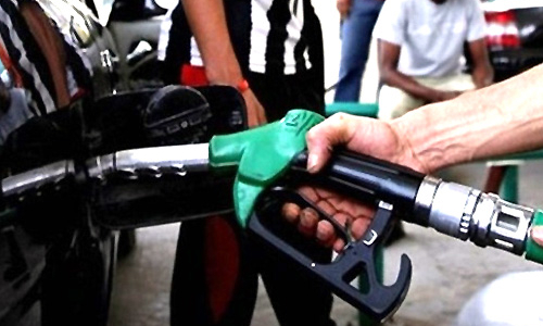 Kịch bản nào cho Việt Nam khi giá dầu giảm chóng mặt?