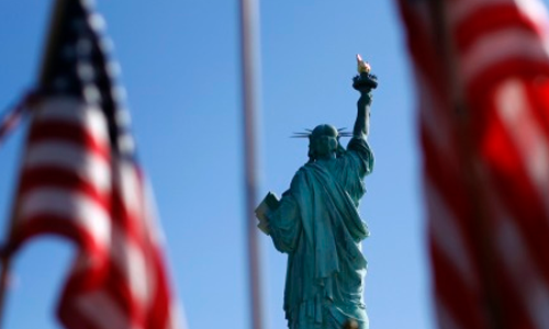 Mỹ lấy lại vị trí đầu tàu tăng trưởng từ Trung Quốc