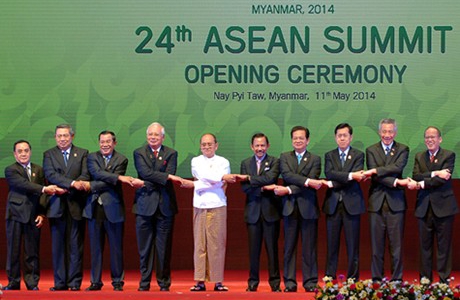 Trung Quốc đối đáp với ngoại trưởng ASEAN về biển Đông