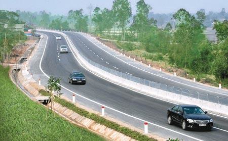 Tranh luận việc tiêu 14 nghìn tỷ đồng vốn còn dư