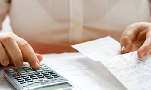 Lạm phát thấp: Do điều hành hay do thắt chặt chi tiêu?