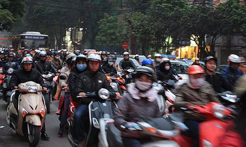 Đề xuất “siết” nhập cư vào Hà Nội gây tranh cãi