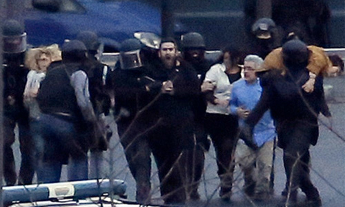 Chiến dịch truy nã nghi phạm khủng bố tại Pháp kết thúc đẫm máu