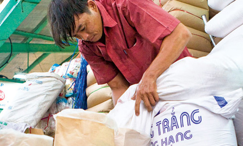 “Kích cầu không phải là lựa chọn tốt”