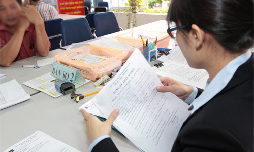 Đối tượng tinh giản biên chế đóng bảo hiểm như thế nào?