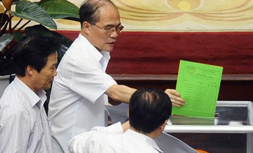 “Quốc hội sẽ hoàn thành tốt việc lấy phiếu tín nhiệm”