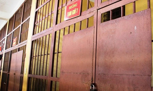 Tạm giữ, tạm giam độc lập để tránh bức cung, nhục hình?