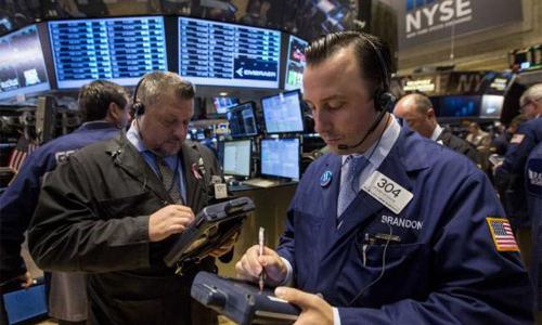 Ebola đe dọa chứng khoán thế giới