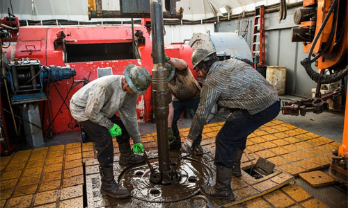 Giá dầu xuống đáy 5 năm, đồng Rúp Nga chao đảo