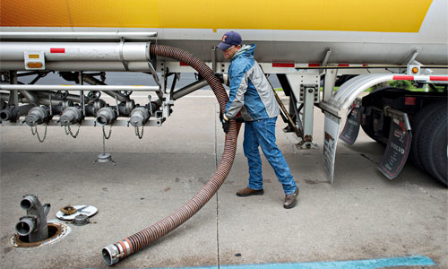 Giá dầu giảm đang khiến thế giới thay đổi ra sao?