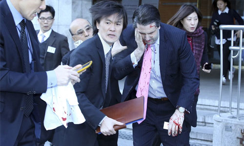 Đại sứ Mỹ tại Hàn Quốc bị tấn công bằng dao lam