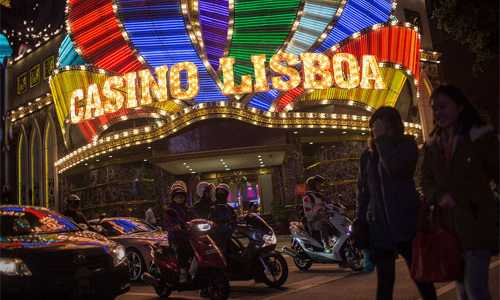 Doanh thu ngành sòng bạc Macau liên tục giảm mạnh