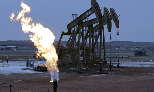 Giá dầu lại giảm dưới 50 USD/thùng