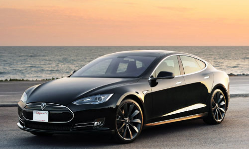 Tesla Model S đoạt ngôi xe đáng mua nhất năm 2014