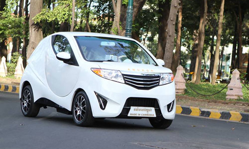 Cận cảnh mẫu xe điện mới của Campuchia